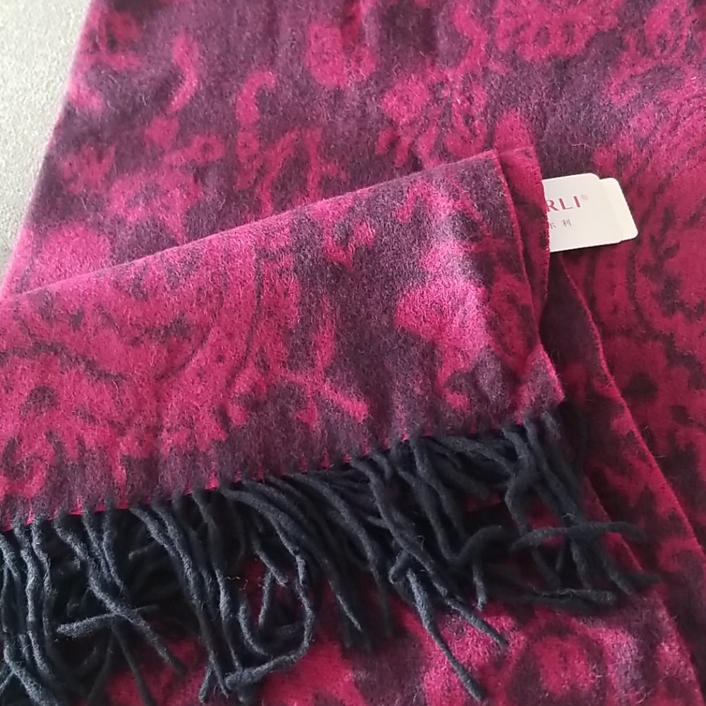 Wool scarf